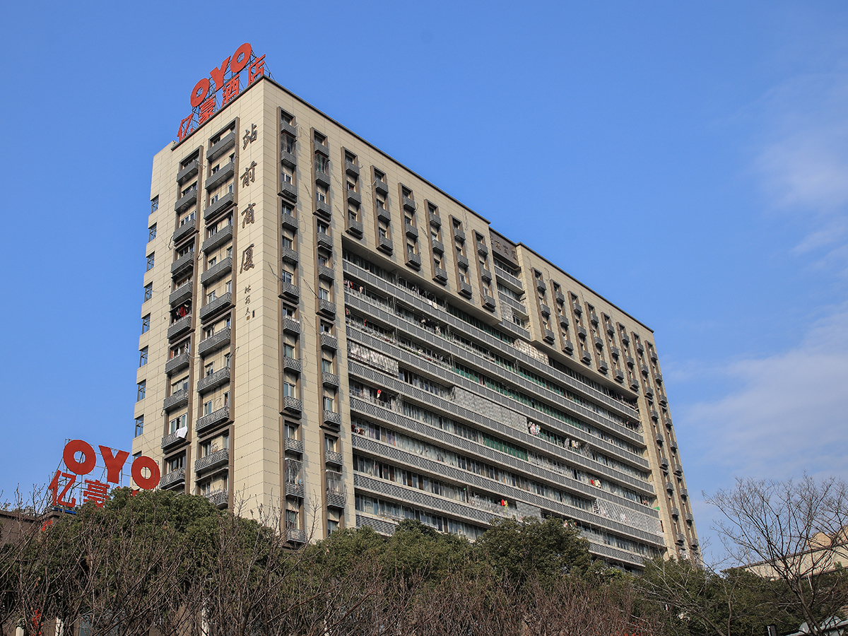  站前商厦