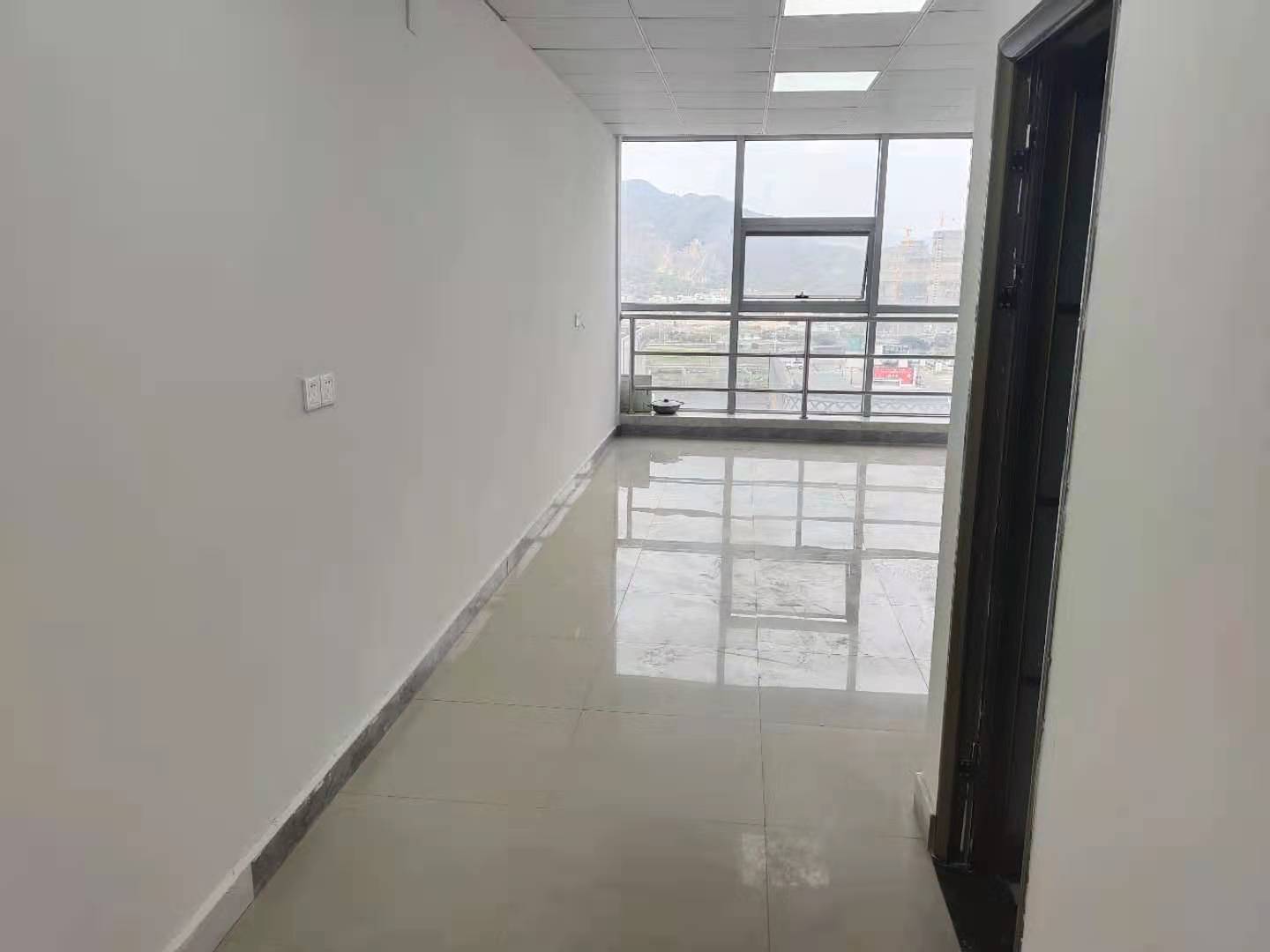  电子商务大厦（租售中）