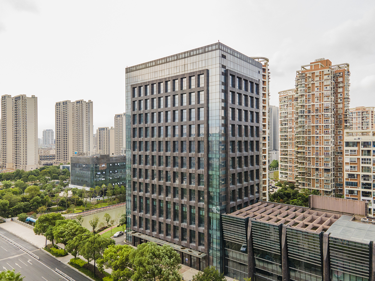 华星大厦·319.34m