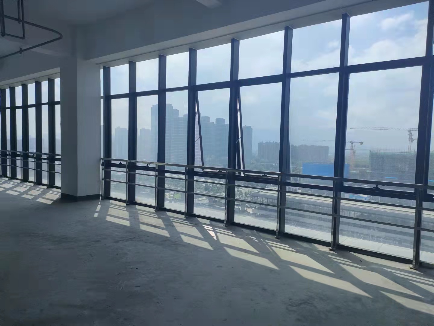 华星大厦·319.34m